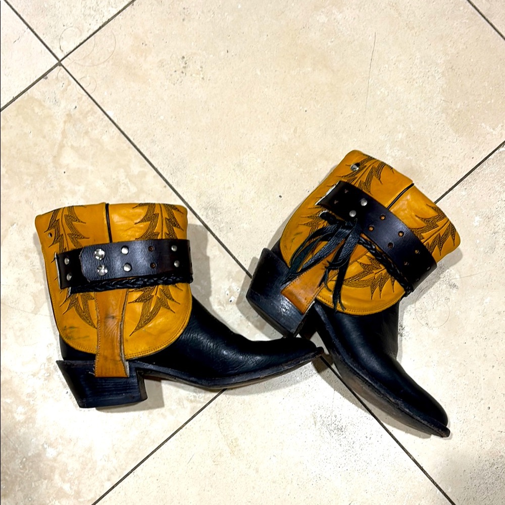 Canty Boots - Justin black & tan boots, size 8